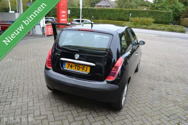 Lancia Ypsilon (2006) thumbnail 2