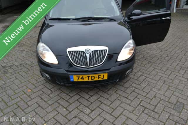 Lancia Ypsilon (2006) thumbnail 3