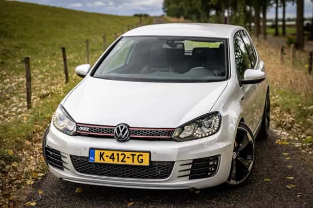 Volkswagen Golf (2012) thumbnail 4