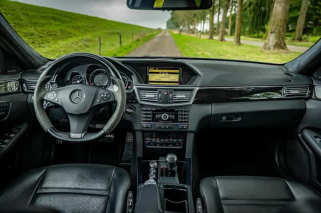 Mercedes-Benz E-Klasse (2010) thumbnail 2
