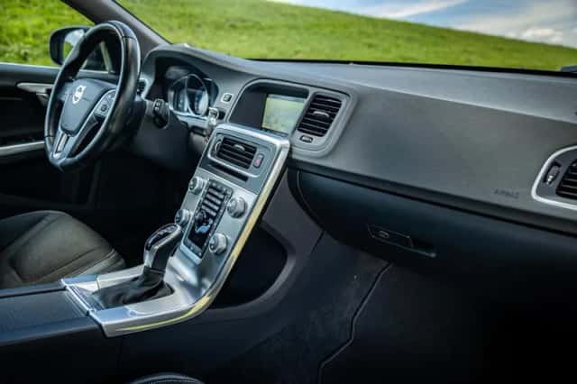 Volvo V60 (2016) thumbnail 6