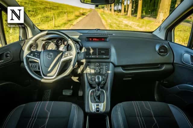 Opel Meriva (2012) thumbnail 2