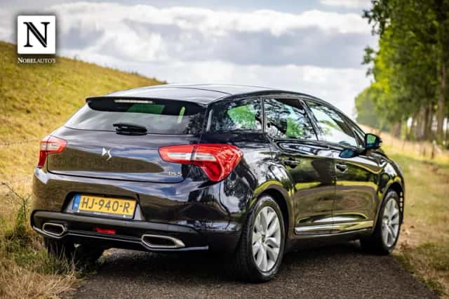 DS 5 (2015) thumbnail 3