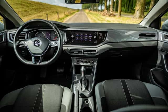 Volkswagen Polo (2017) thumbnail 2