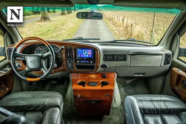 Chevrolet Express (2002) thumbnail 2