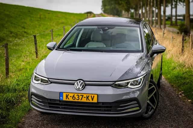 Volkswagen Golf (2021) thumbnail 5