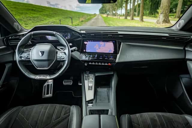 Peugeot 308 (2022) thumbnail 2