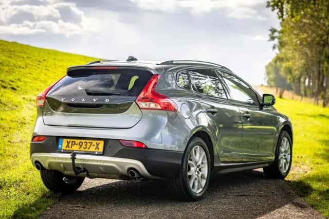Volvo V40 Cross Country (2019) thumbnail 3