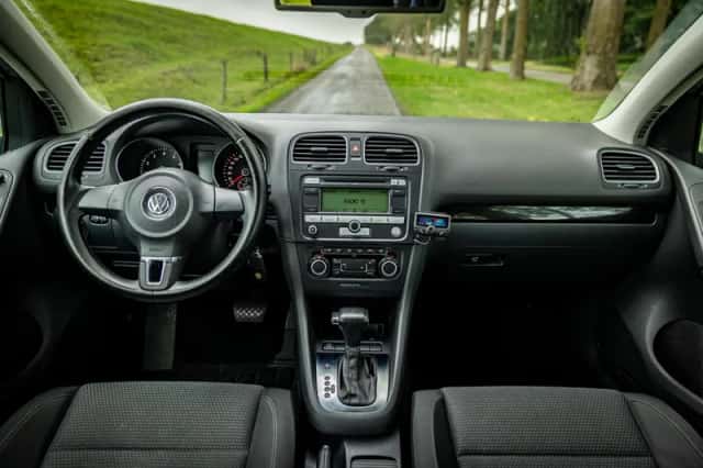 Volkswagen Golf (2009) thumbnail 2