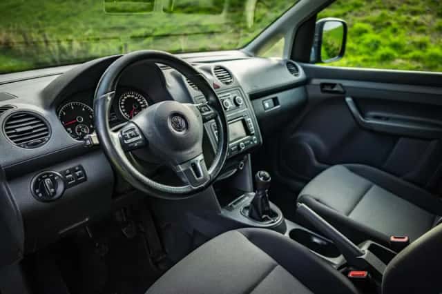 Volkswagen Caddy (2014) thumbnail 2