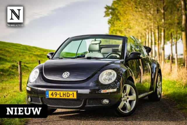Volkswagen New Beetle (2006) thumbnail 1