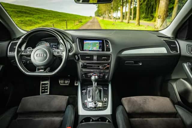 Audi SQ5 (2015) thumbnail 2