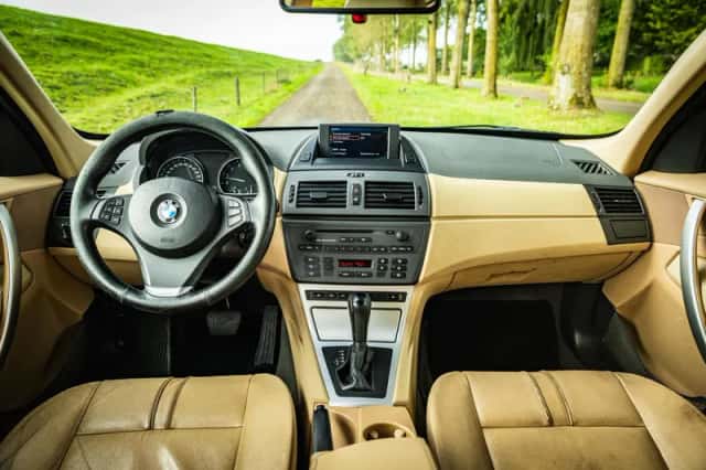 BMW X3 (2004) thumbnail 2