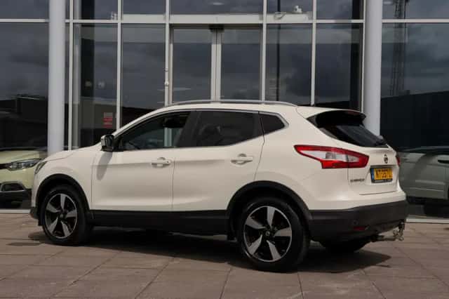 Nissan Qashqai (2015) thumbnail 5