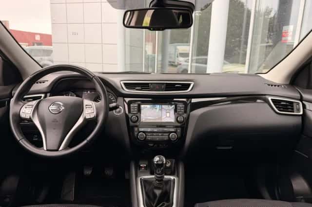 Nissan Qashqai (2015) thumbnail 3
