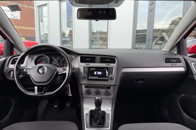 Volkswagen Golf (2014) thumbnail 3