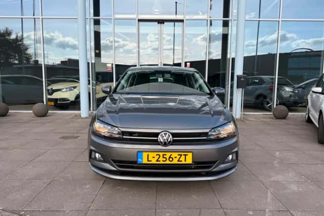 Volkswagen Polo (2021) thumbnail 2
