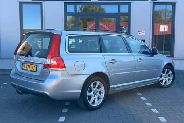 Volvo V70 (2014) thumbnail 2