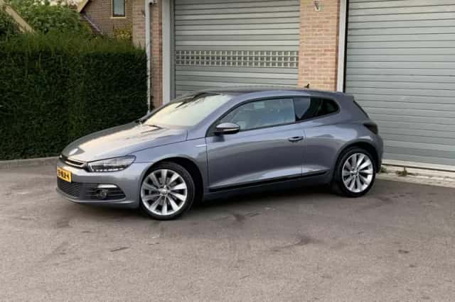 Volkswagen Scirocco (2009) thumbnail 2