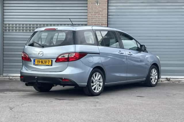Mazda 5 (2010) thumbnail 6