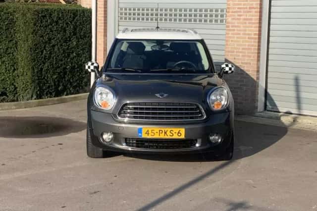 MINI Countryman (2011) thumbnail 4