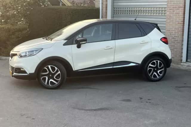 Renault Captur (2015) thumbnail 2