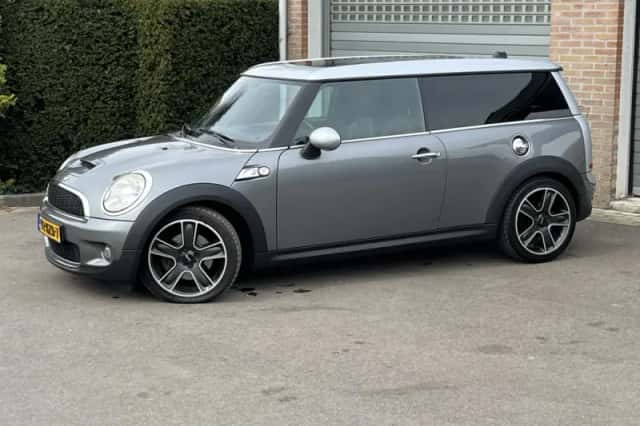 MINI Clubman (2009) thumbnail 2