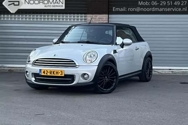MINI Cabrio (2011) thumbnail 1
