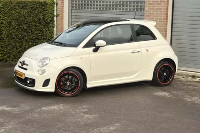 Fiat 500 (2010) thumbnail 2