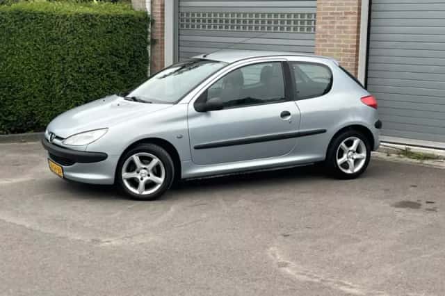 Peugeot 206 (2000) thumbnail 2