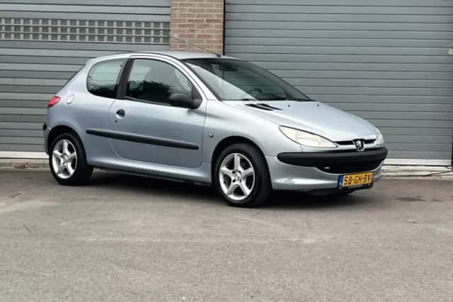Peugeot 206 (2000) thumbnail 3