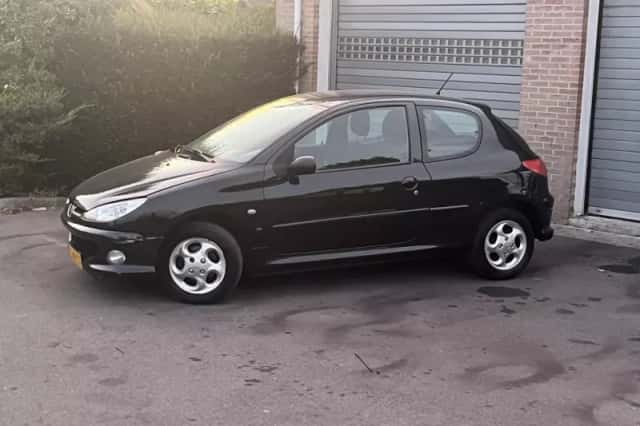 Peugeot 206 (2003) thumbnail 2