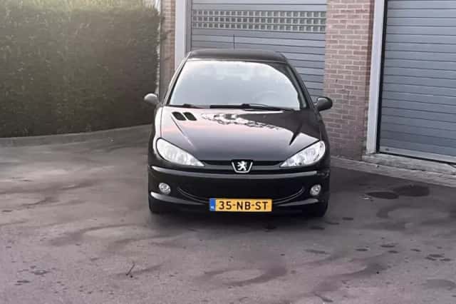 Peugeot 206 (2003) thumbnail 4