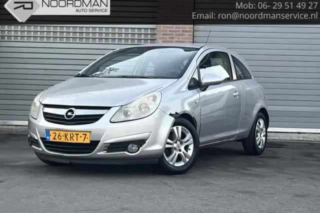 Opel Corsa (2010) thumbnail 1