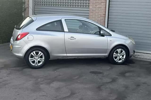 Opel Corsa (2010) thumbnail 6