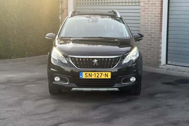 Peugeot 2008 (2017) thumbnail 4