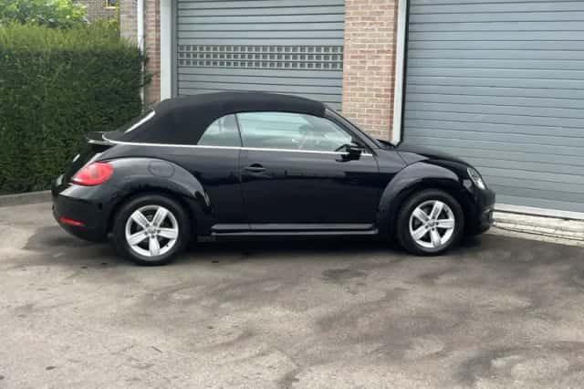 Volkswagen Beetle (2016) thumbnail 6