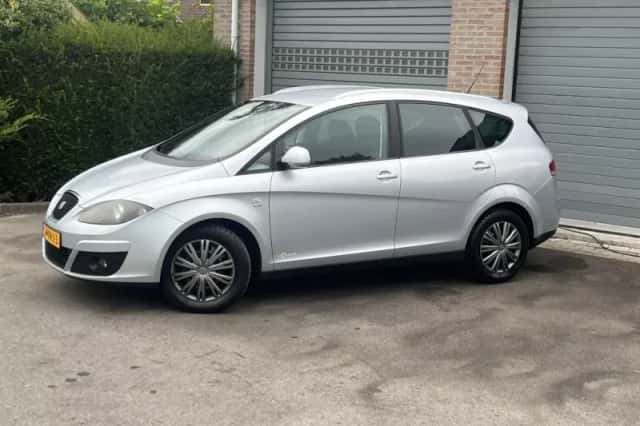 SEAT Altea XL (2011) thumbnail 2