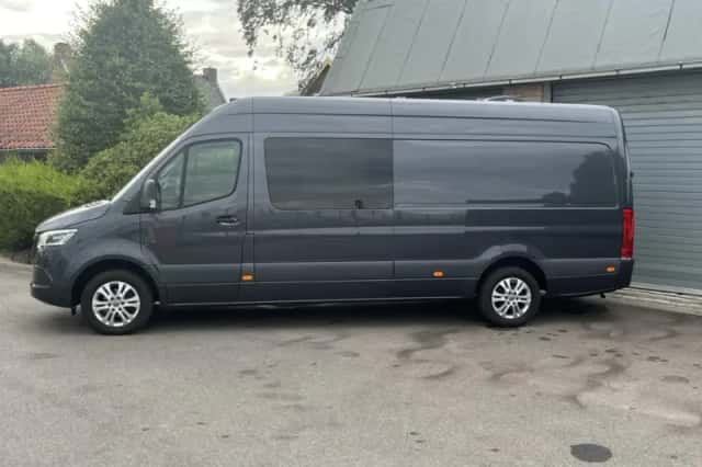 Mercedes-Benz Sprinter (2021) thumbnail 2