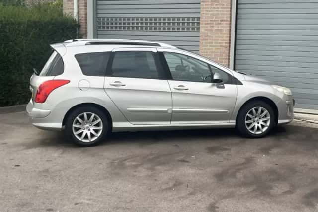 Peugeot 308 (2008) thumbnail 6