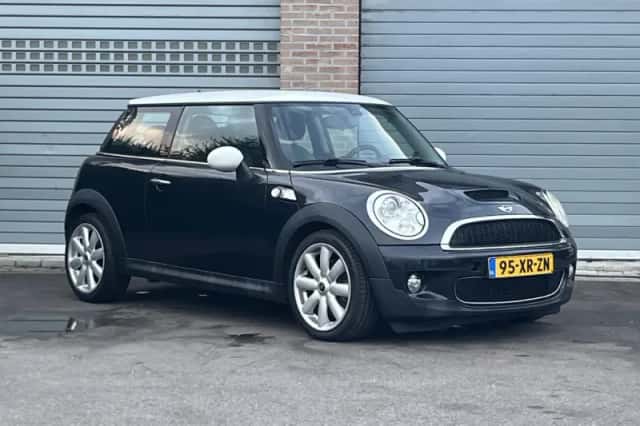MINI Cooper S (2007) thumbnail 3