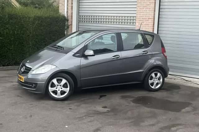Mercedes-Benz A-Klasse (2011) thumbnail 2