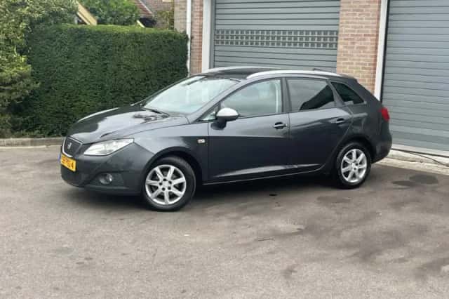 SEAT Ibiza (2011) thumbnail 2