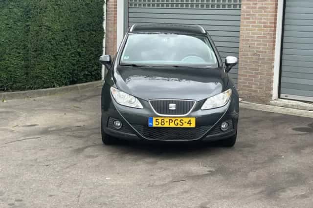 SEAT Ibiza (2011) thumbnail 4
