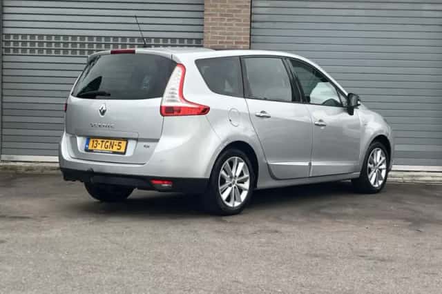 Renault Grand Scénic (2012) thumbnail 5