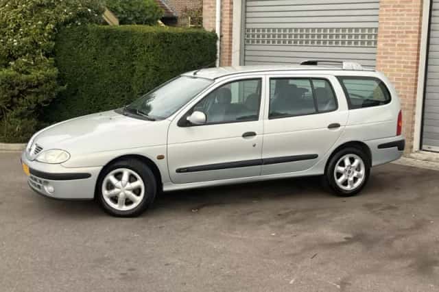 Renault Mégane (2000) thumbnail 2