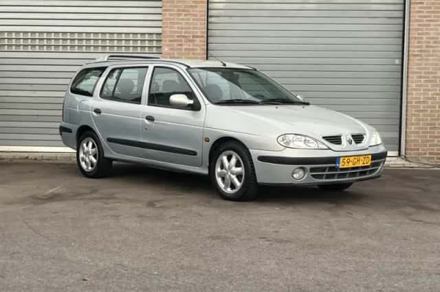 Renault Mégane (2000) thumbnail 3
