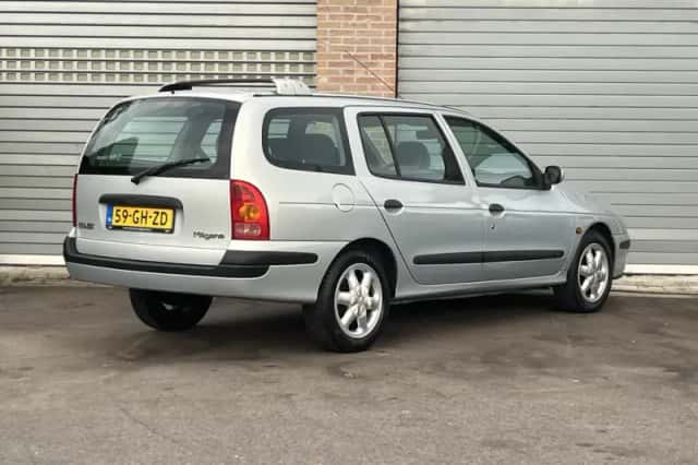 Renault Mégane (2000) thumbnail 5