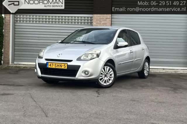 Renault Clio (2011) thumbnail 1