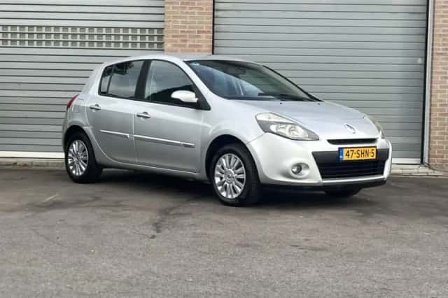 Renault Clio (2011) thumbnail 3